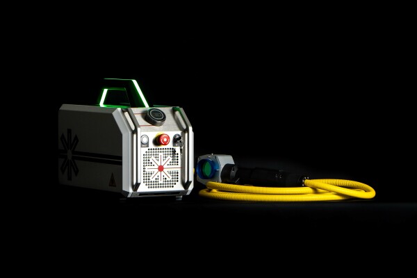 QF-Compact 50-100W P-Laser QFC-50 and QFC-100 laser cleaning systems for precise, eco-friendly industrial surface treatment.
